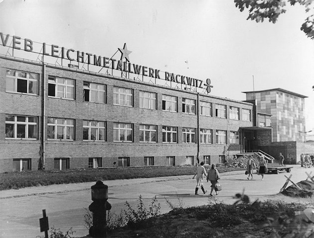 Firmengebäude in den 1980ern Firmengebäude in den 1980ern